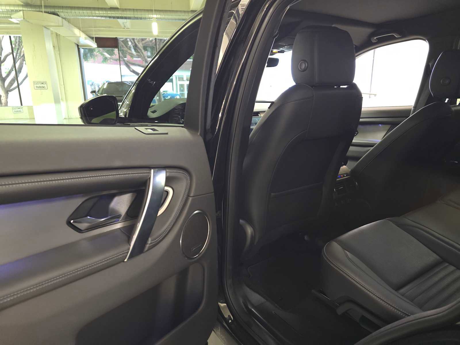 Certified 2025 Land Rover Discovery Sport Dynamic SE image 16