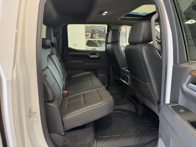 Used 2022 Chevrolet Silverado 1500 High Country w/ High Country Premium Package AWD/4WD image 14