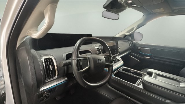 Used 2026 Ford Expedition Max Platinum AWD/4WD image 9