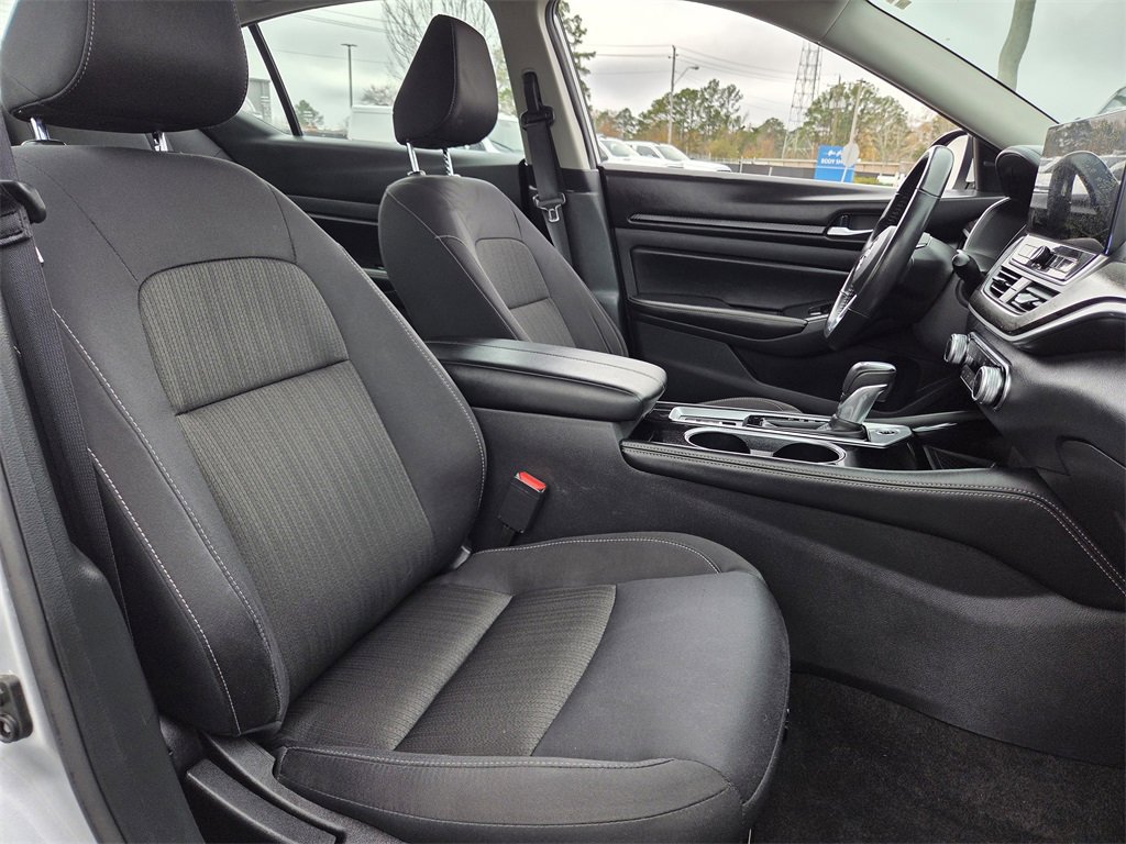 Used 2024 Nissan Altima 2.5 SV w/ SV Premium Package image 25