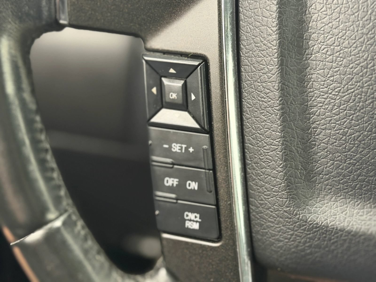 Used 2017 Lincoln Navigator Select AWD/4WD image 26