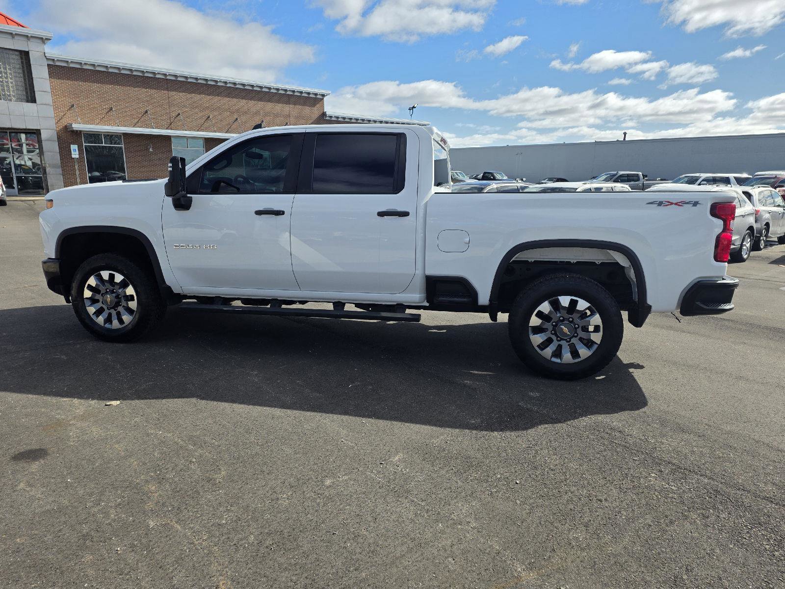 Used 2022 Chevrolet Silverado 2500 Custom w/ Custom Convenience Package image 9