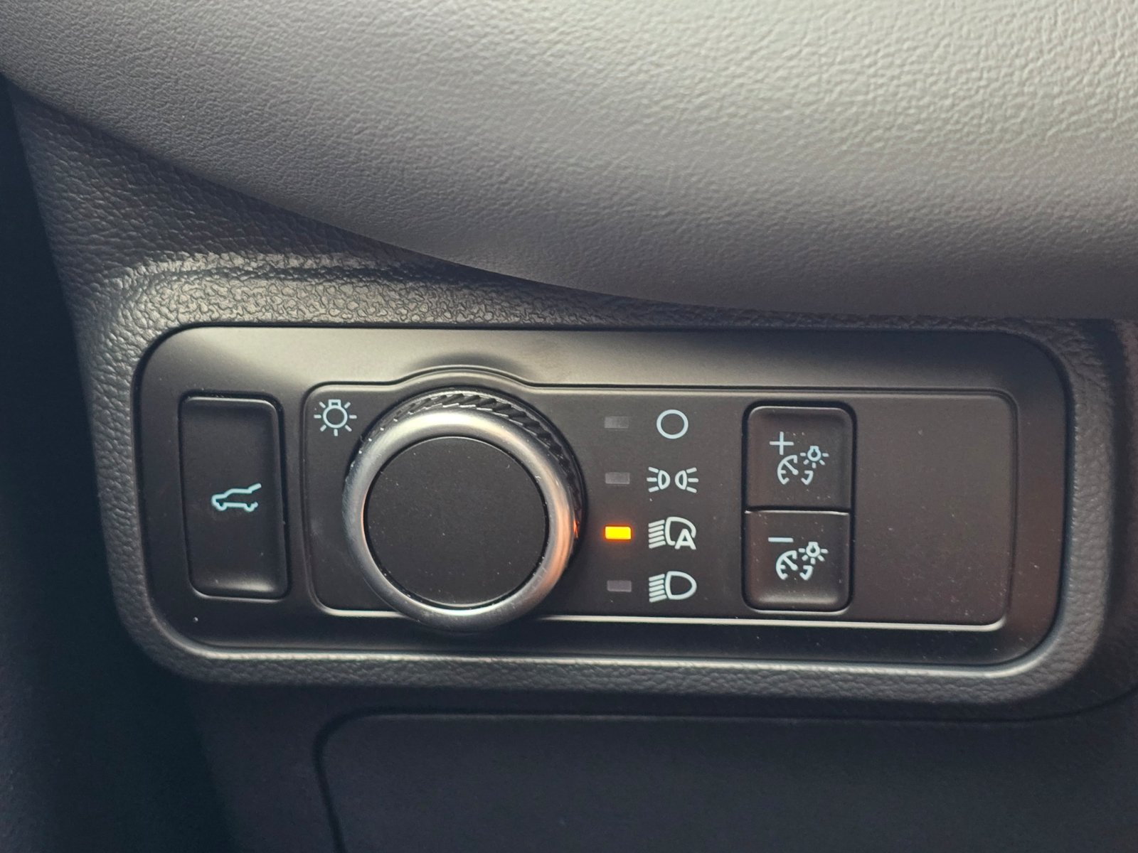 Used 2026 Ford Explorer Active RWD image 23