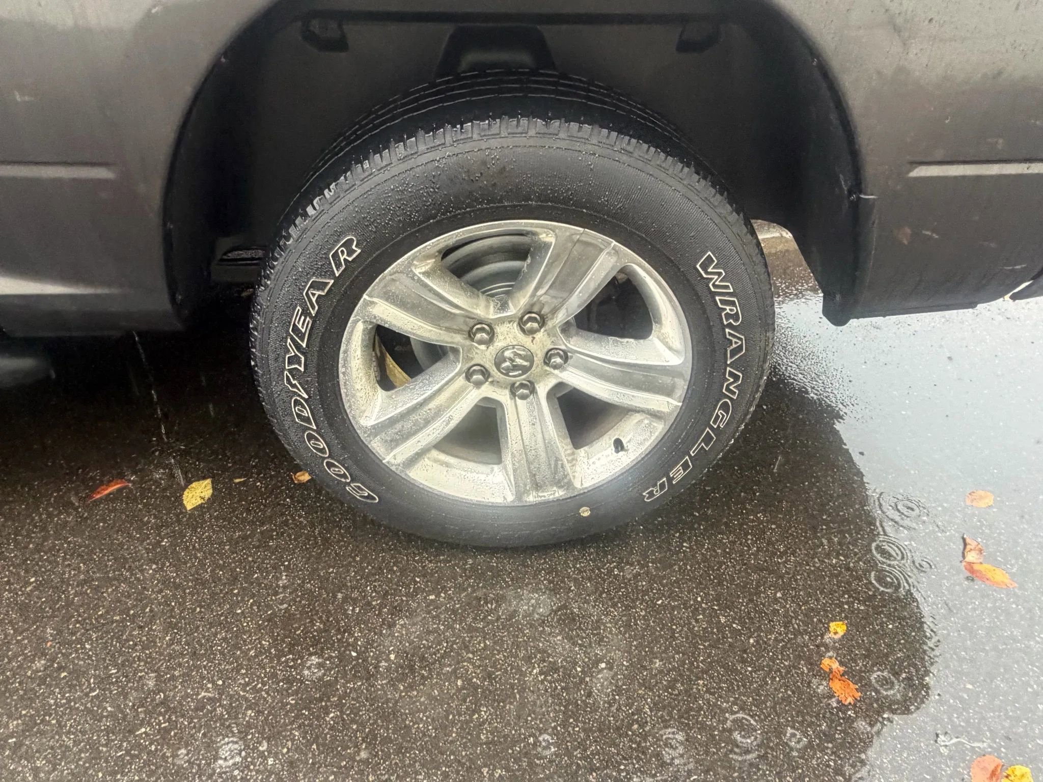 Used 2017 RAM 1500 Sport image 9