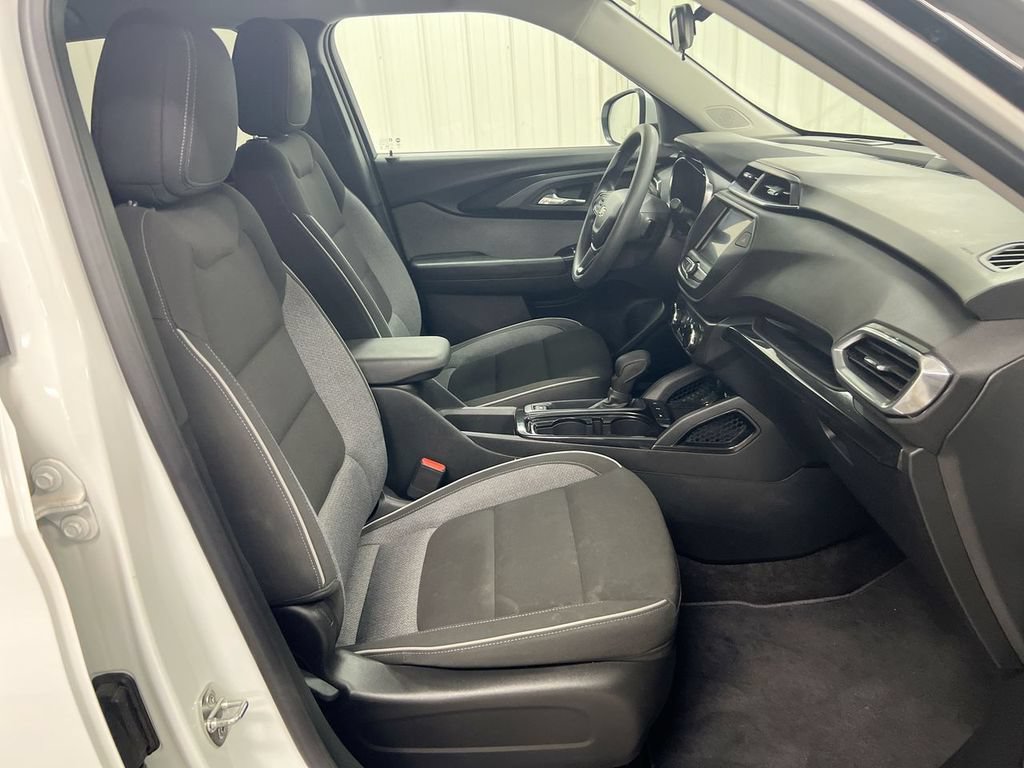 Used 2023 Chevrolet TrailBlazer LT FWD image 21