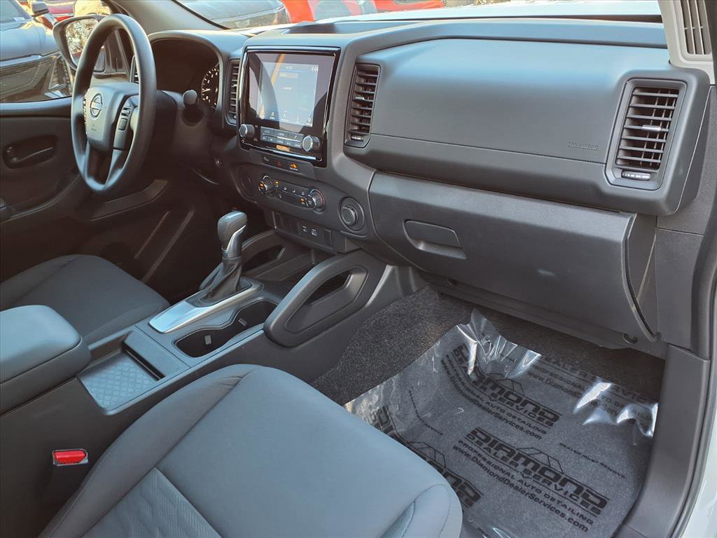 Used 2024 Nissan Frontier S w/ Tow Package image 8
