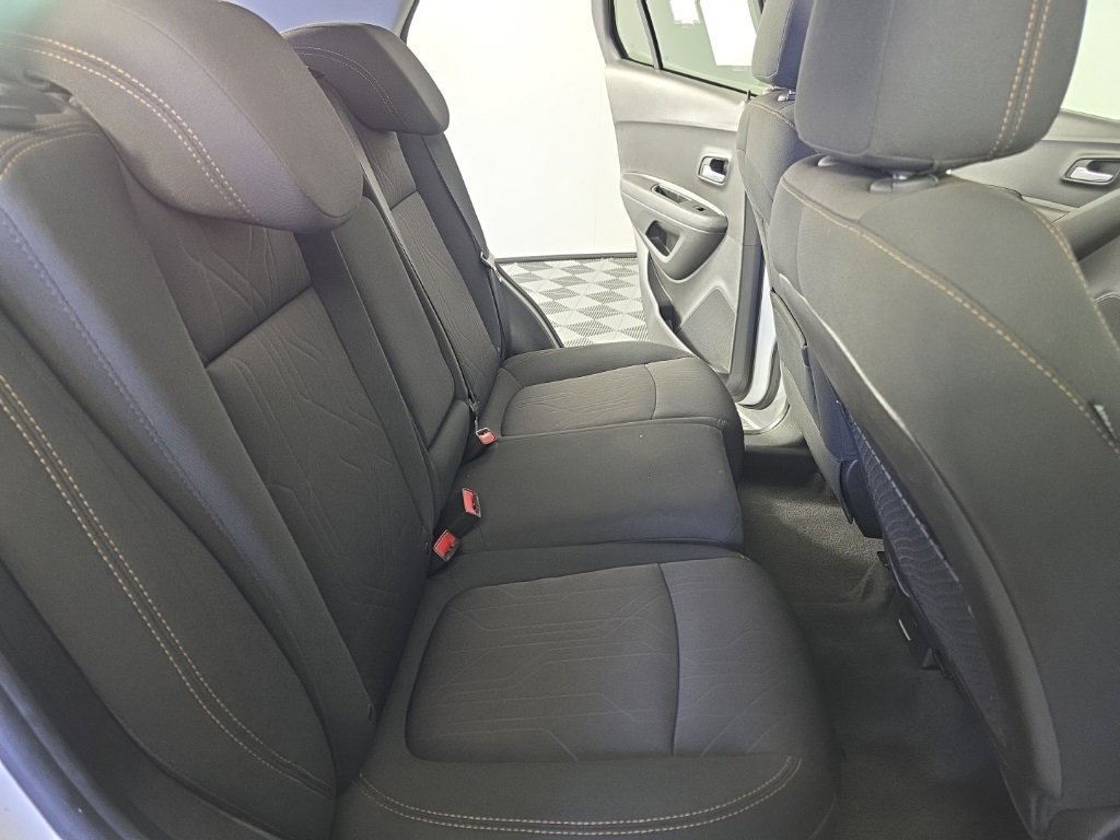 Used 2020 Chevrolet Trax LT image 30