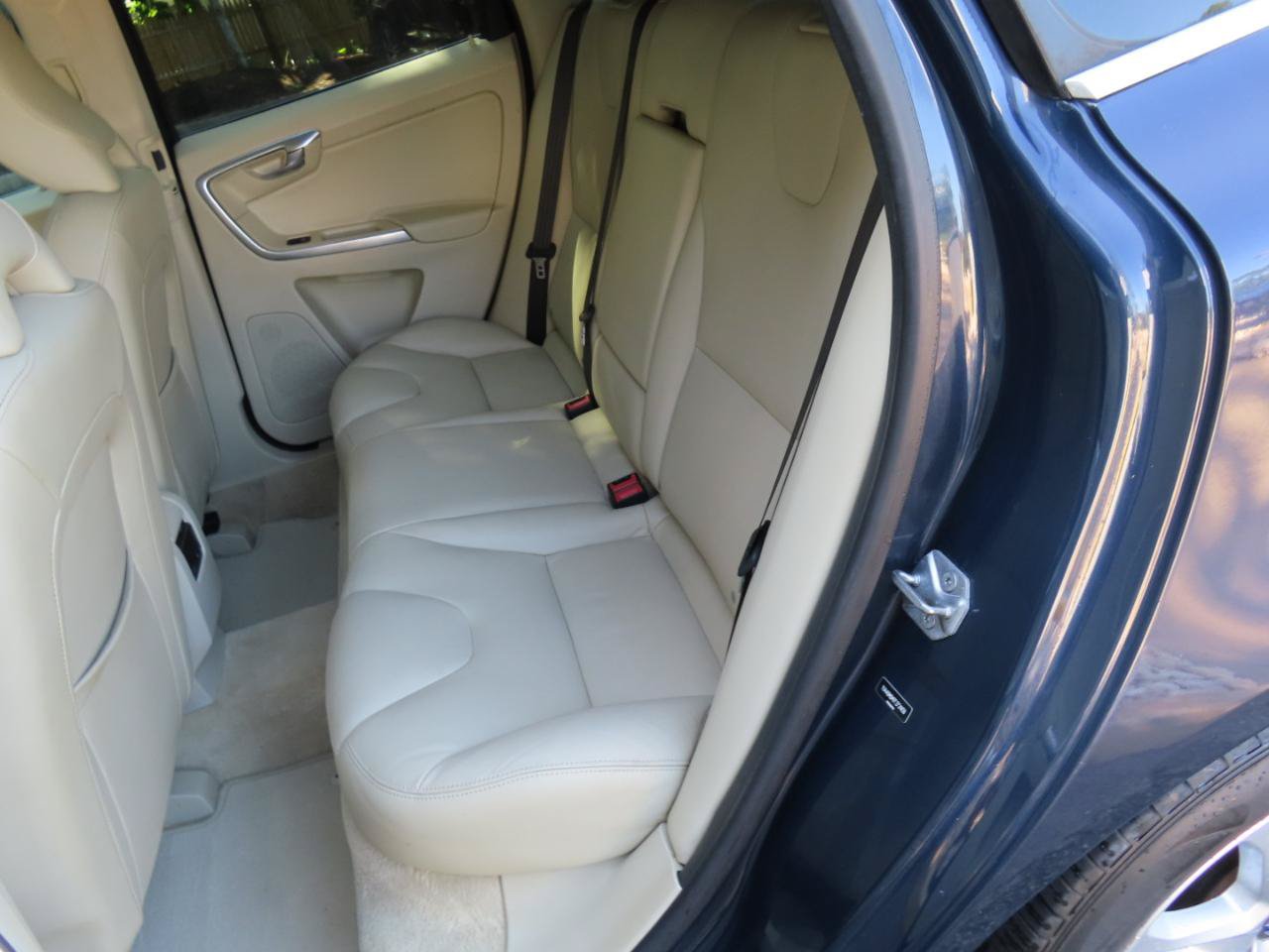 Used 2015 Volvo XC60 T5 Platinum FWD image 14