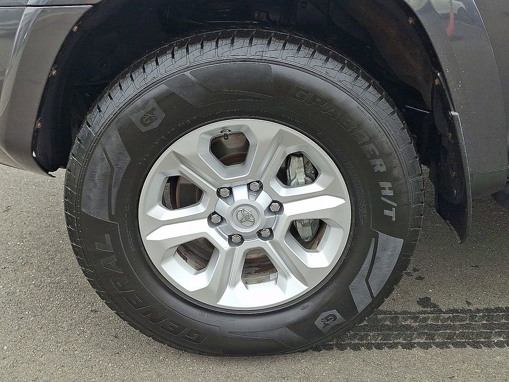 Used 2017 Toyota 4Runner SR5 image 30