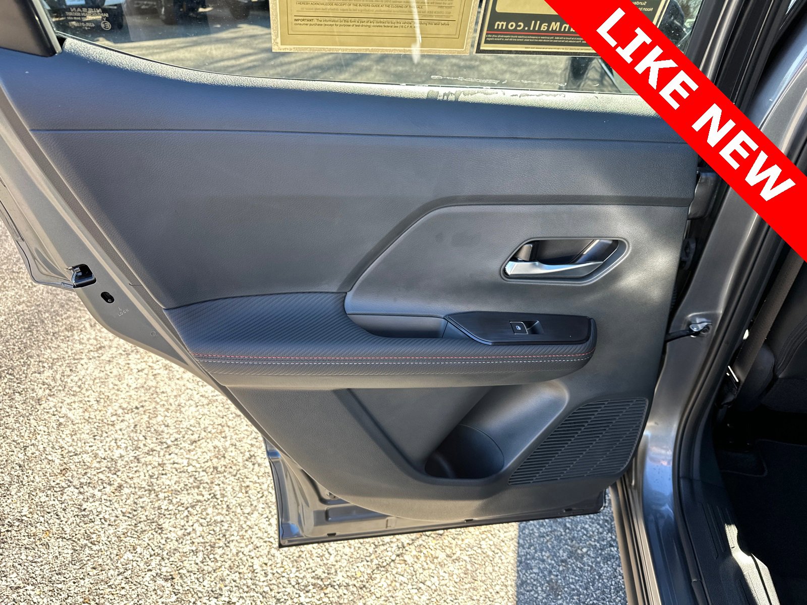 Certified 2025 Nissan Kicks SR image 21