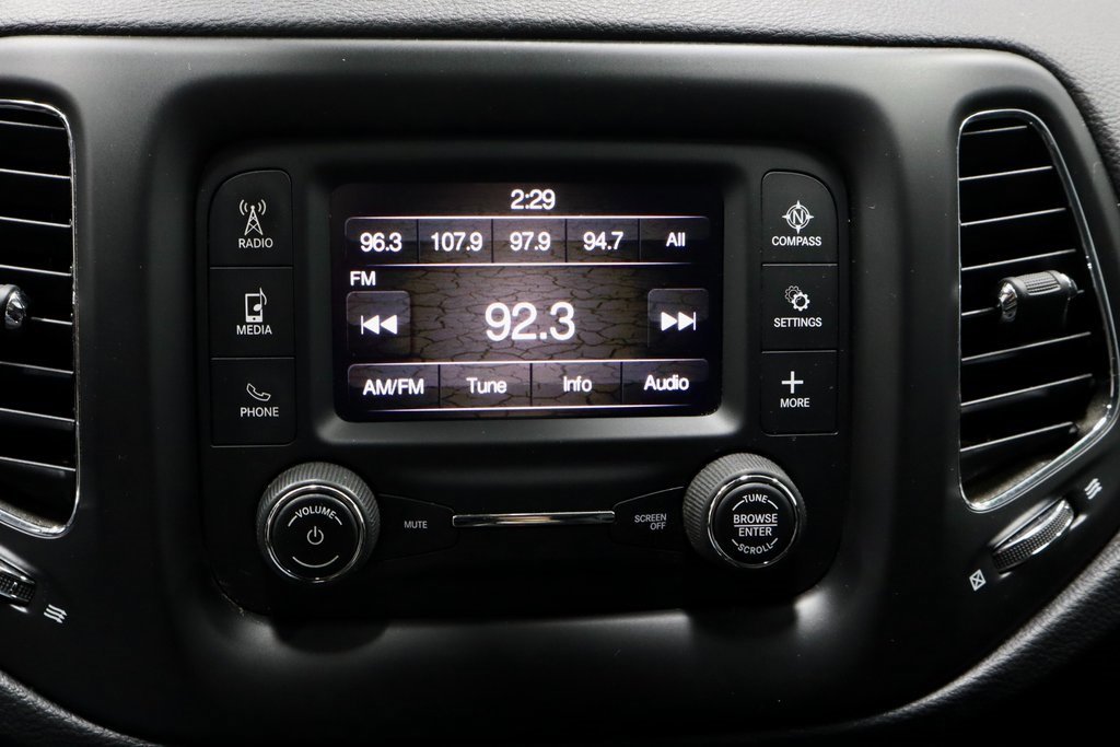 Used 2017 Jeep Compass Latitude w/ Cold Weather Group image 2