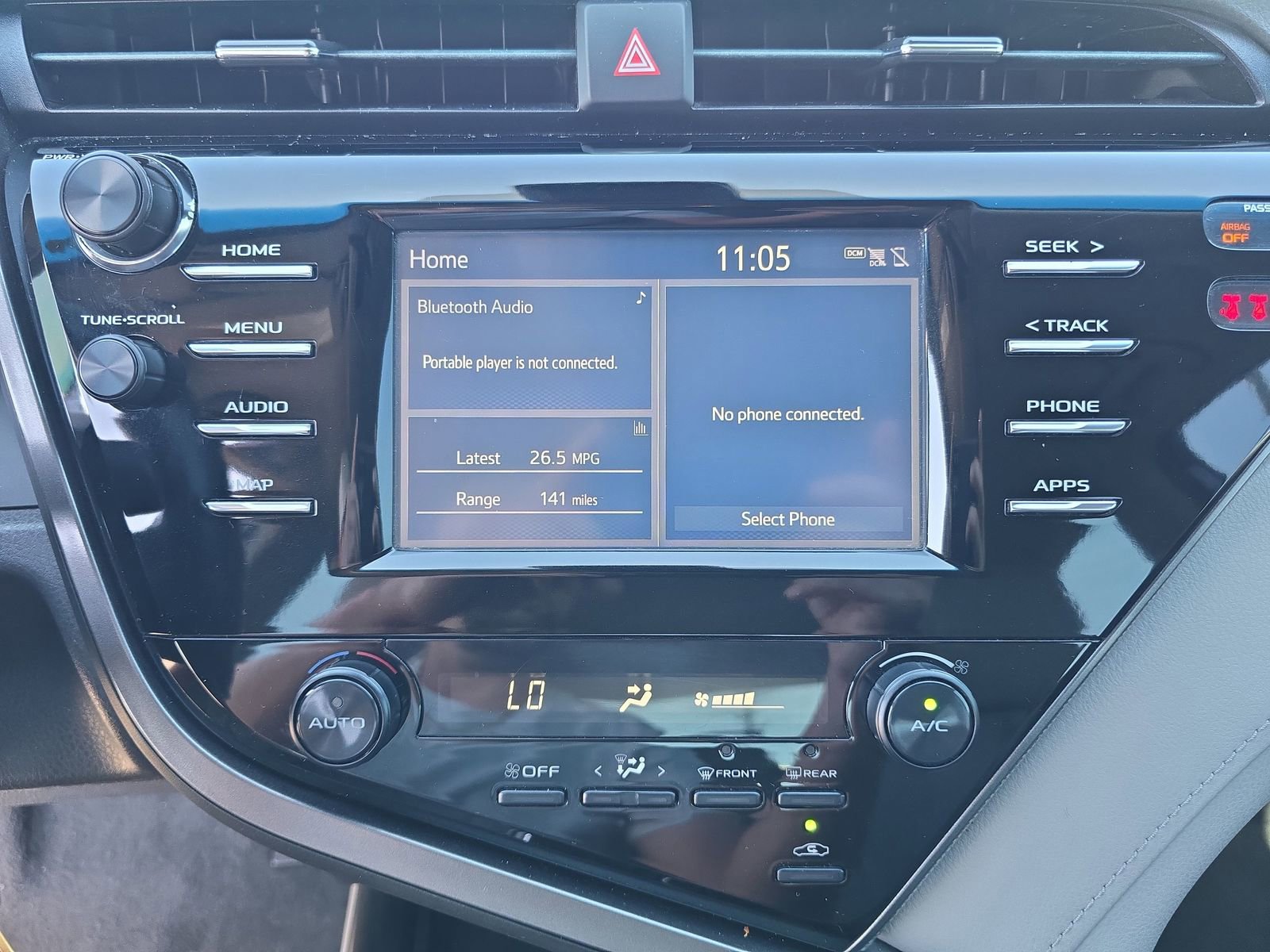 Used 2019 Toyota Camry SE image 17