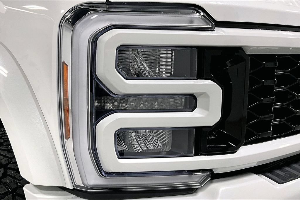 Used 2026 Ford F450 Lariat AWD/4WD image 38
