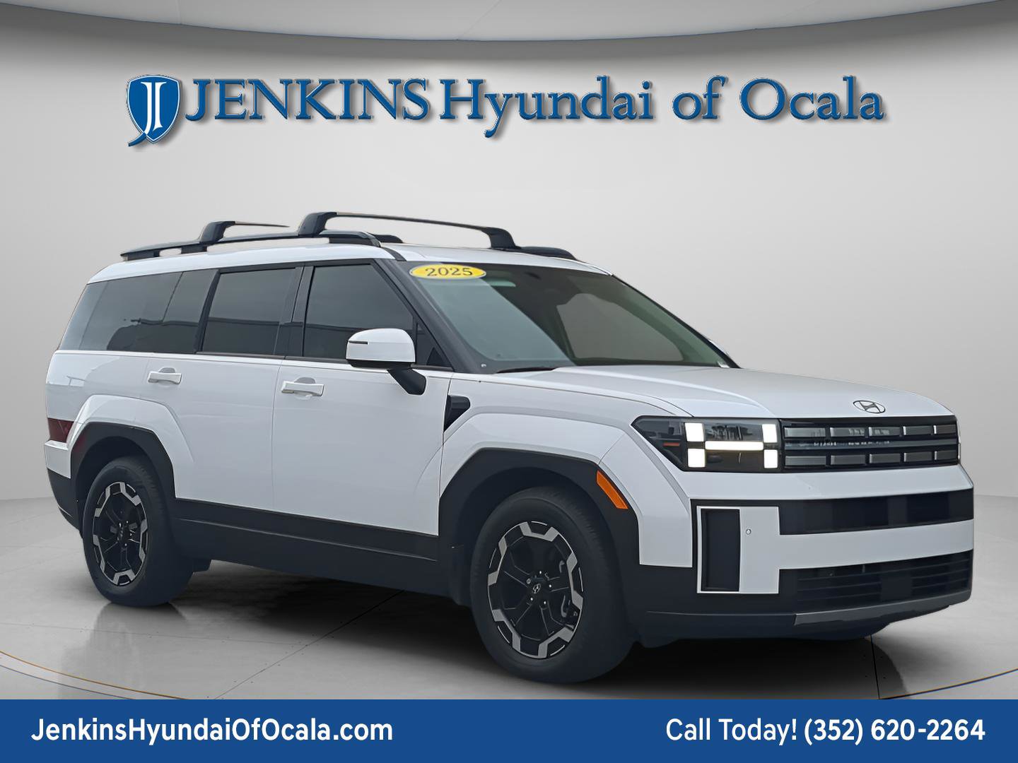 Used 2025 Hyundai Santa Fe SEL image 2