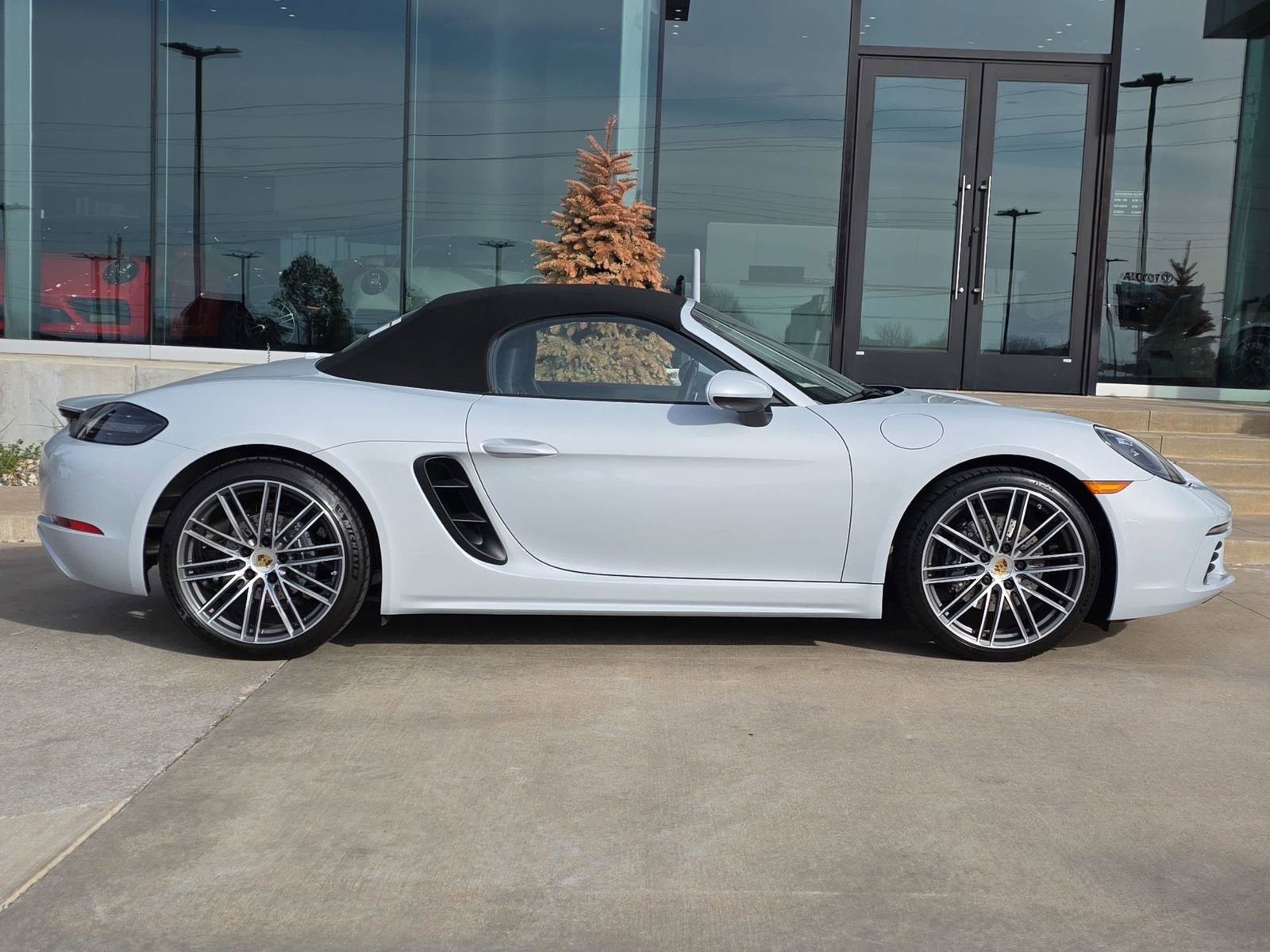 Certified 2025 Porsche 718 Boxster image 8