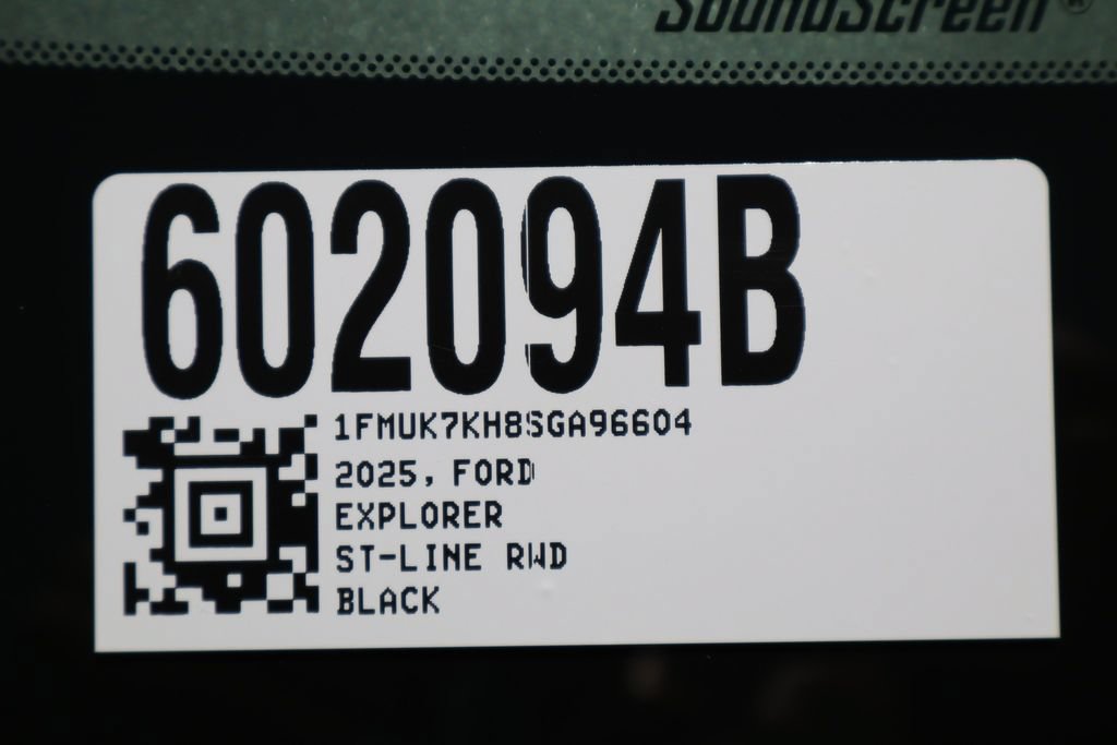 Used 2025 Ford Explorer ST-Line w/ Premium Package RWD image 38