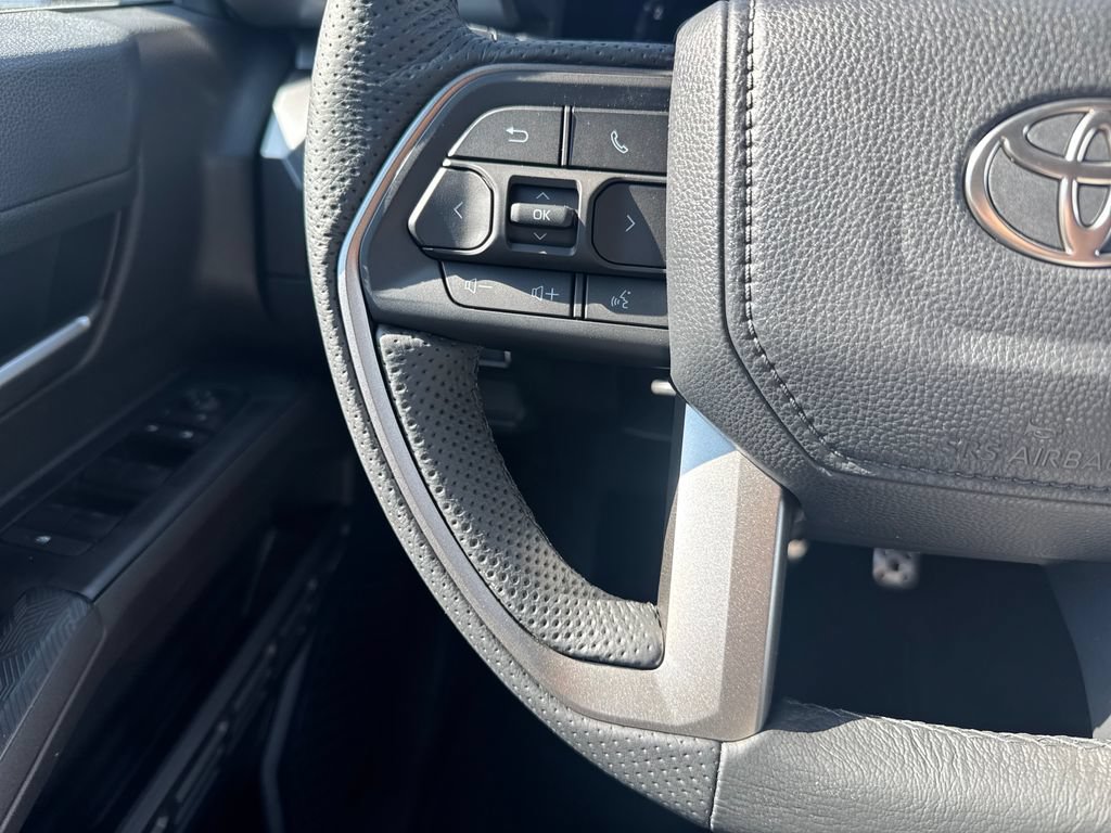 Used 2025 Toyota Tacoma TRD Sport AWD/4WD image 24