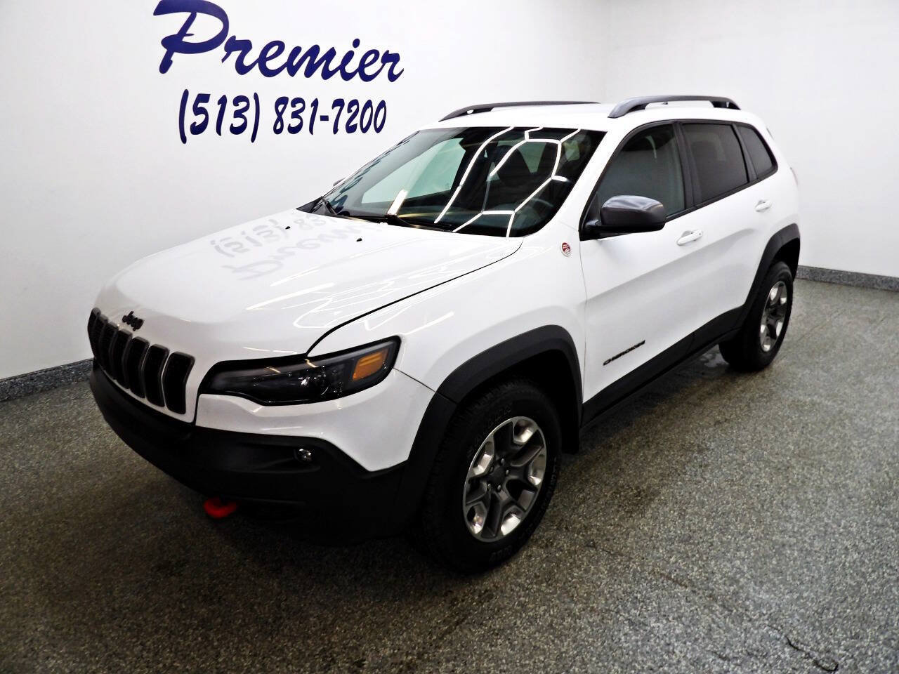 Used 2019 Jeep Cherokee Trailhawk AWD/4WD image 1