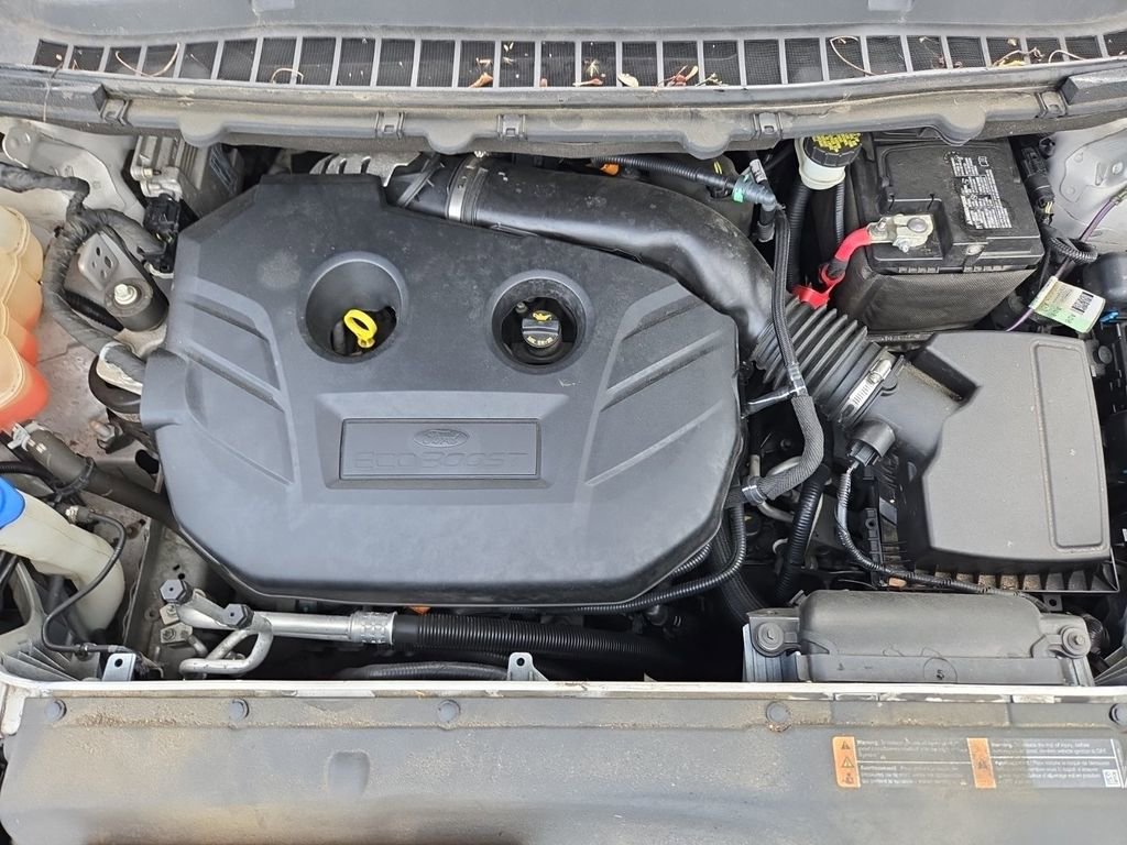 Used 2018 Ford Edge SE FWD image 7