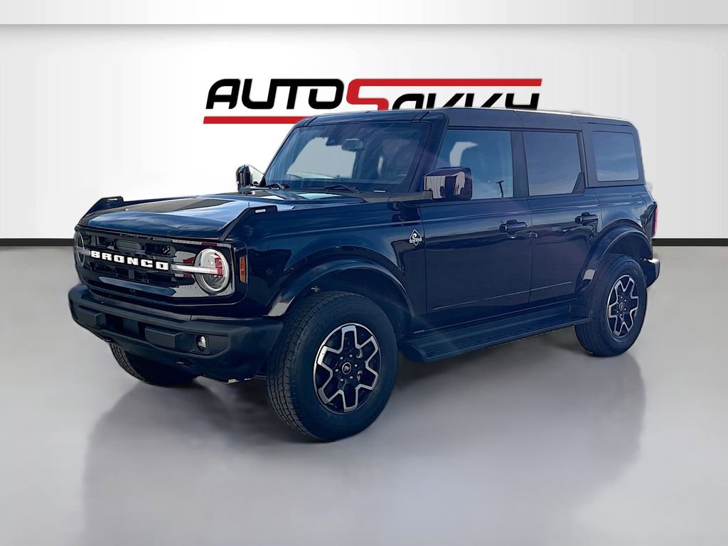 Used 2025 Ford Bronco Outer Banks image 3