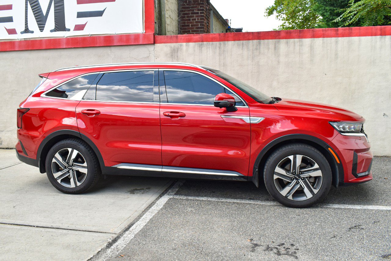 Used 2023 Kia Sorento SX Prestige w/ Panoramic Sunroof Package AWD/4WD image 9