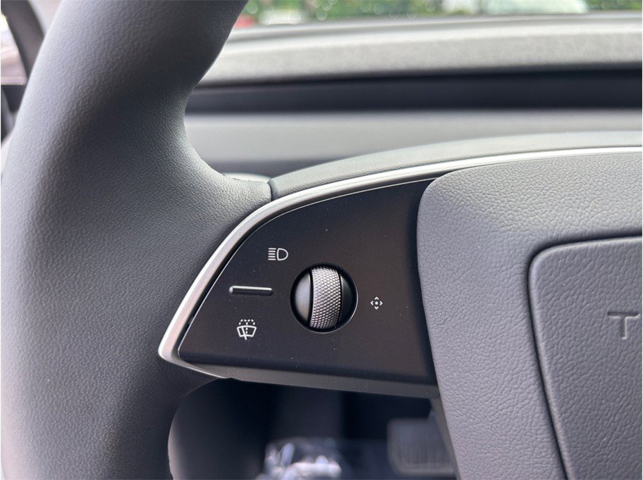 Used 2026 Tesla Model Y 2WD image 20