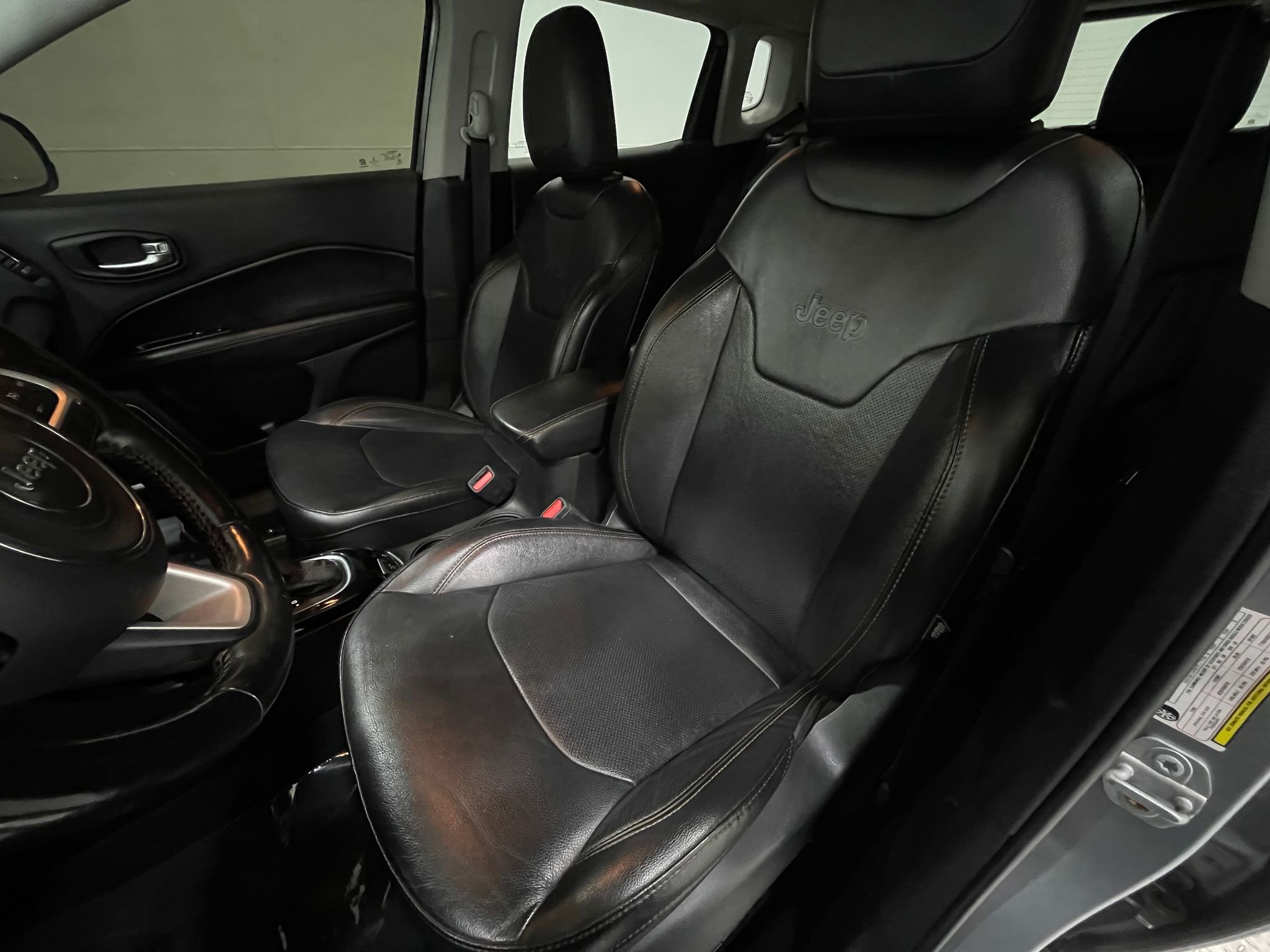 Used 2020 Jeep Compass Limited image 12