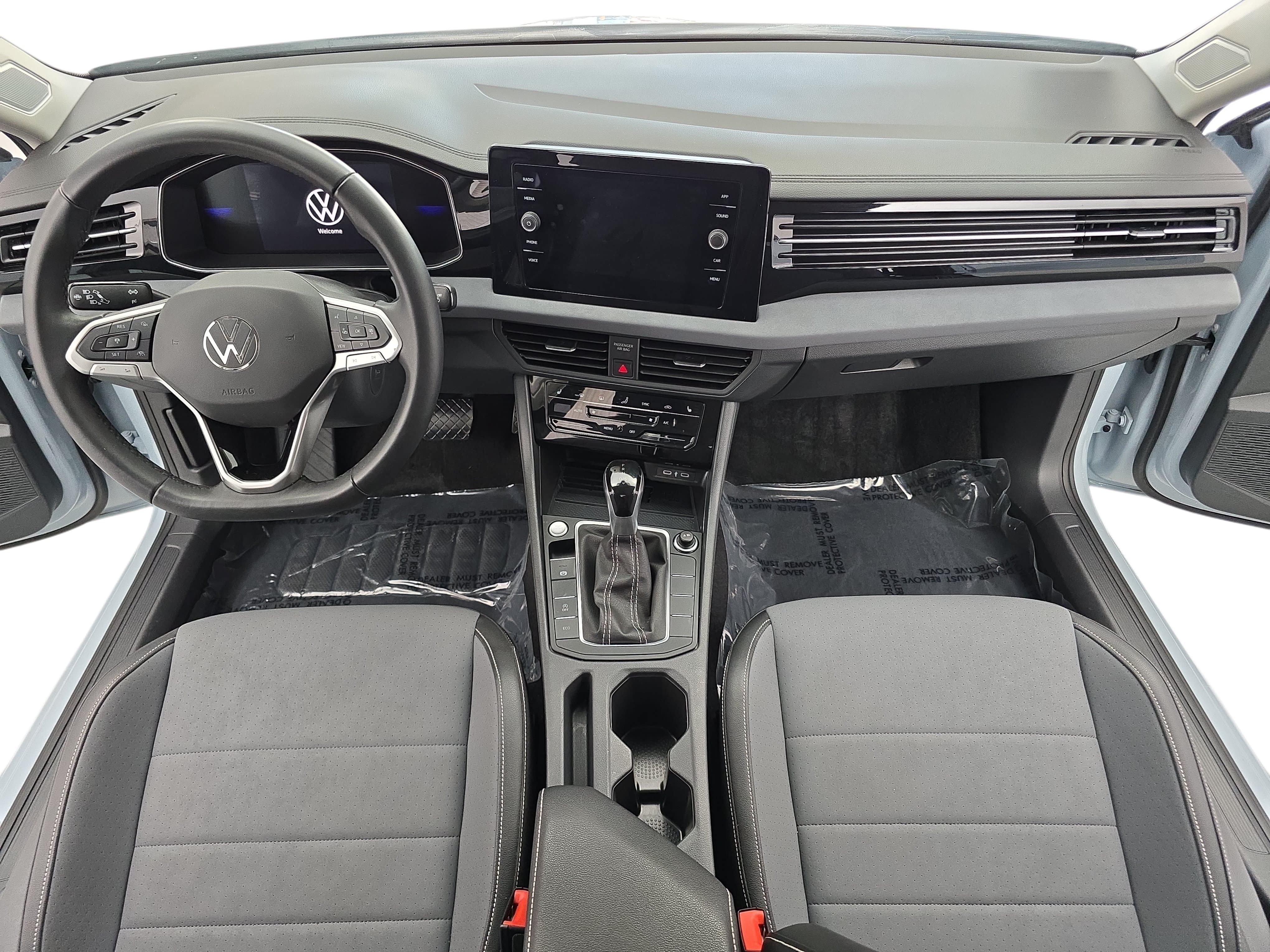 Certified 2025 Volkswagen Jetta SE FWD image 9