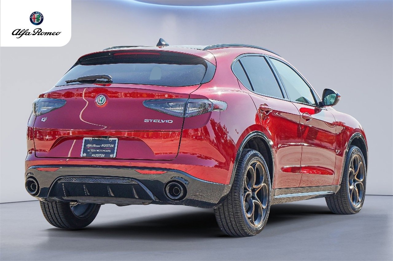 New 2025 Alfa Romeo Stelvio Sprint image 5