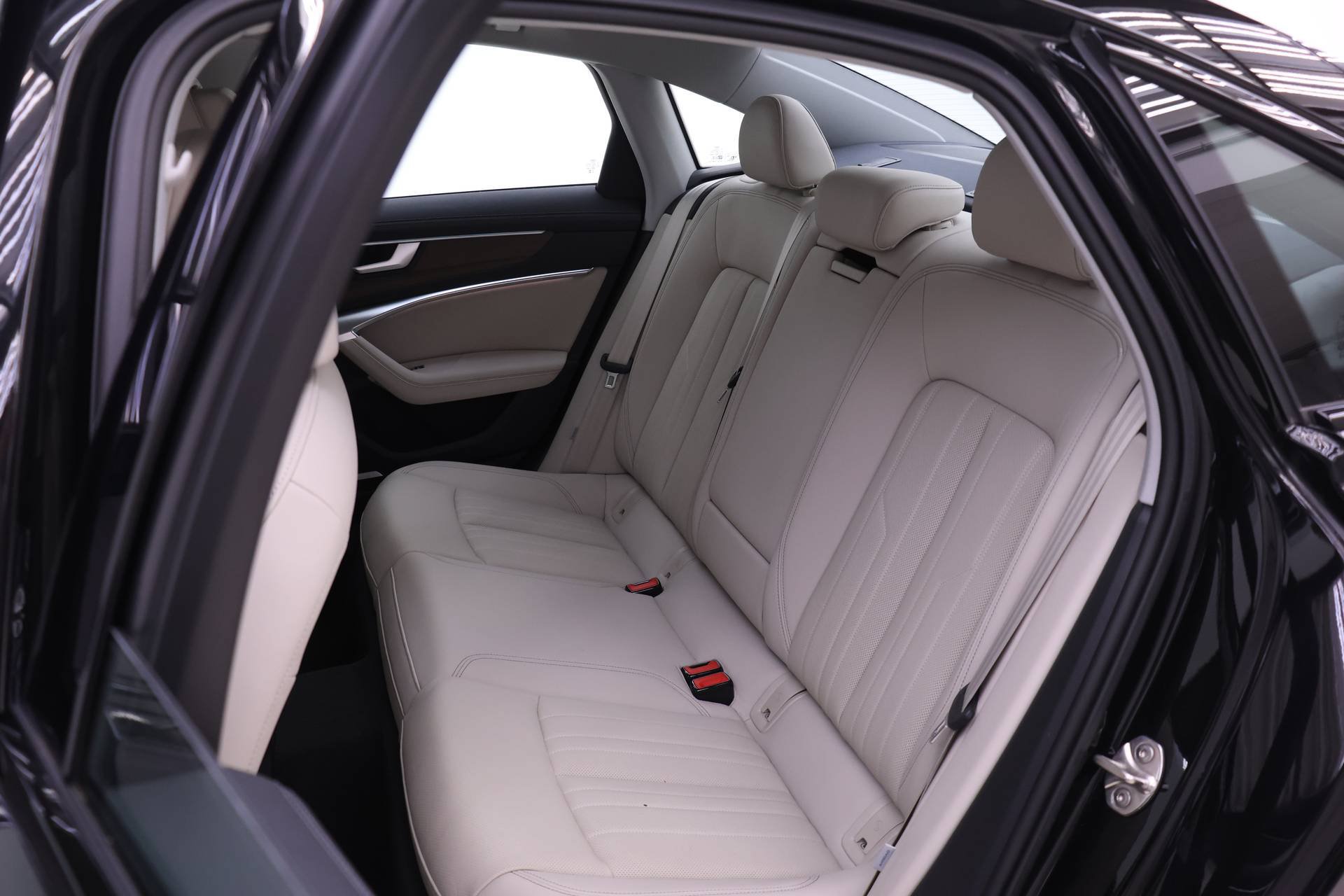 Certified 2025 Audi A6 Premium Plus w/ Premium Plus Package AWD/4WD image 13