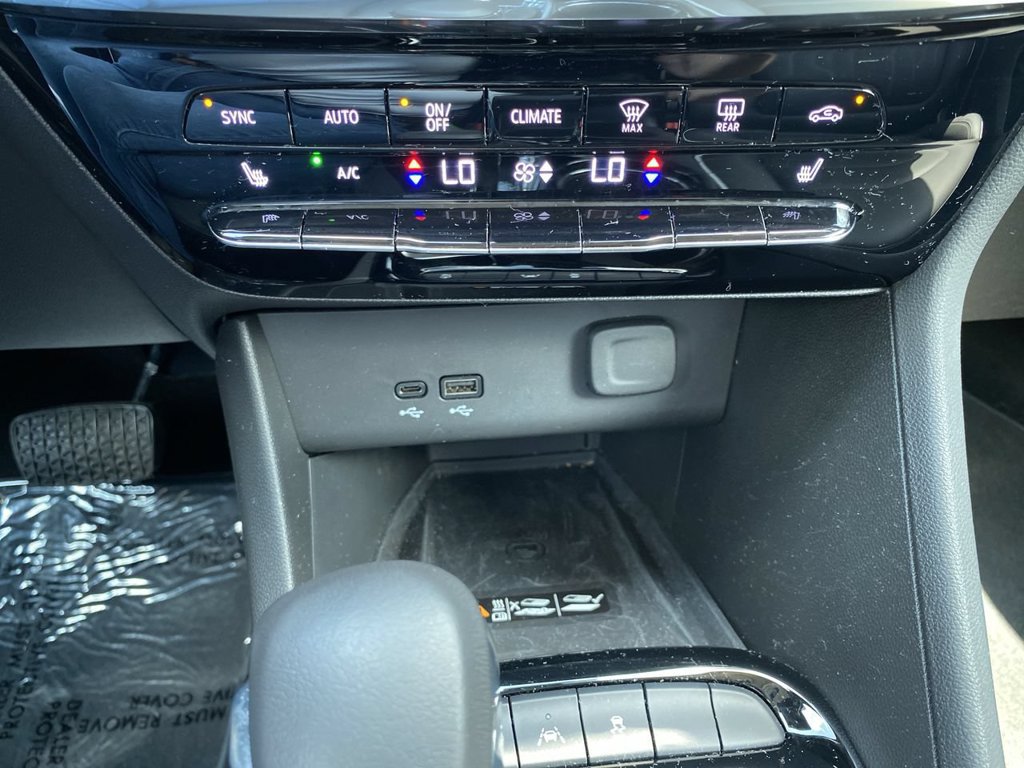 Used 2024 Buick Encore GX Avenir w/ Avenir Technology Package FWD image 20