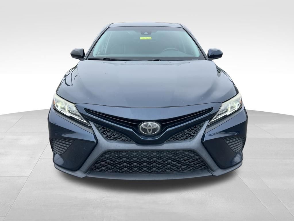 Used 2019 Toyota Camry SE image 3