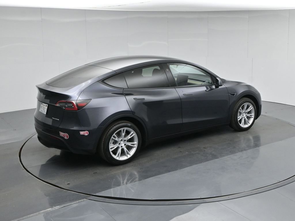 Used 2024 Tesla Model Y Long Range image 37