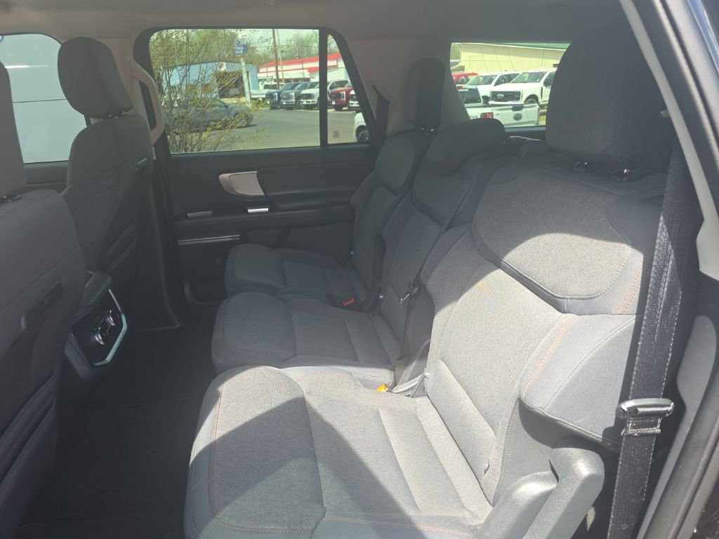 Used 2025 Ford Expedition Max Active image 30