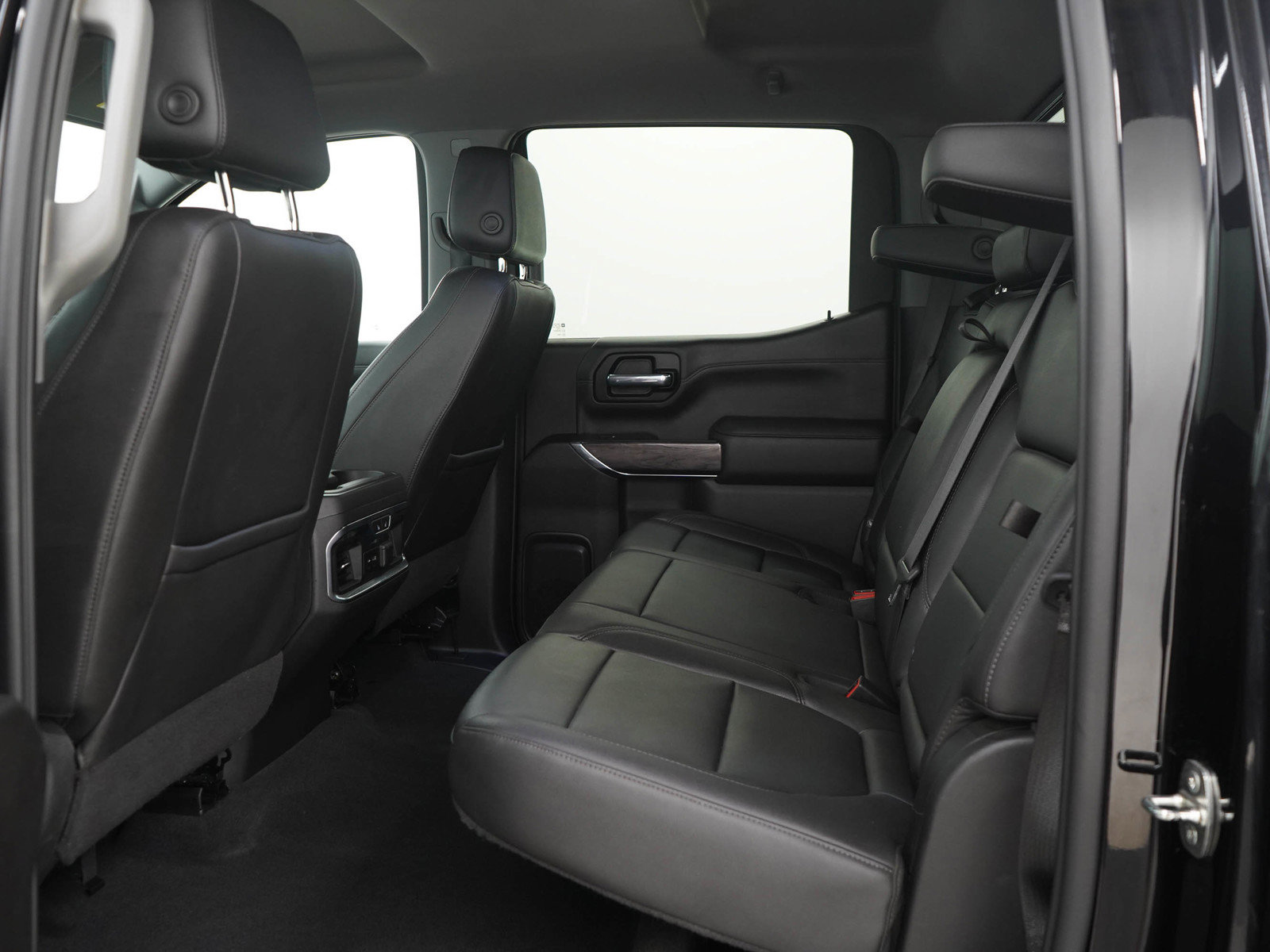 Used 2021 Chevrolet Silverado 1500 LTZ AWD/4WD image 15