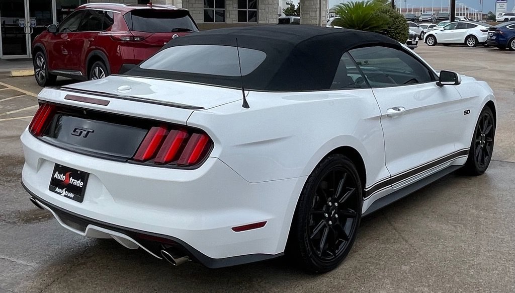 Used 2016 Ford Mustang GT Premium w/ Black Accent Package RWD image 4
