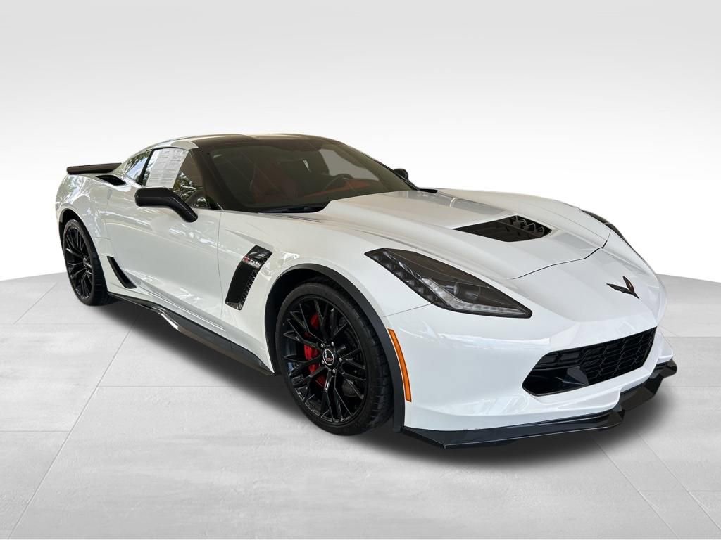 Used 2015 Chevrolet Corvette Z06 w/ 3LZ Preferred Equipment Group image 2