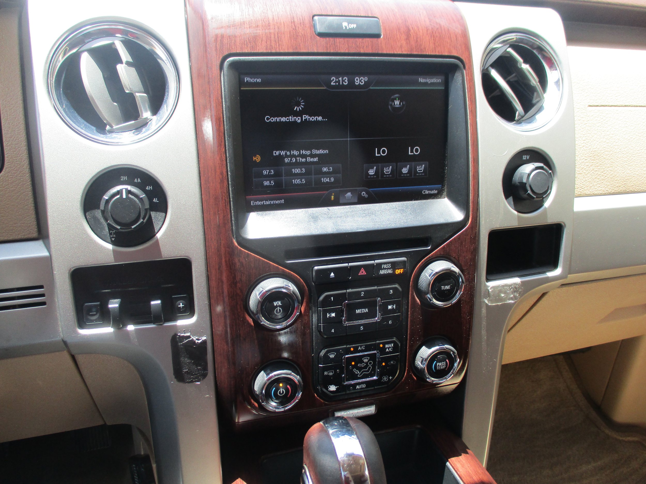 Used 2014 Ford F150 King Ranch w/ King Ranch Luxury Package AWD/4WD image 16