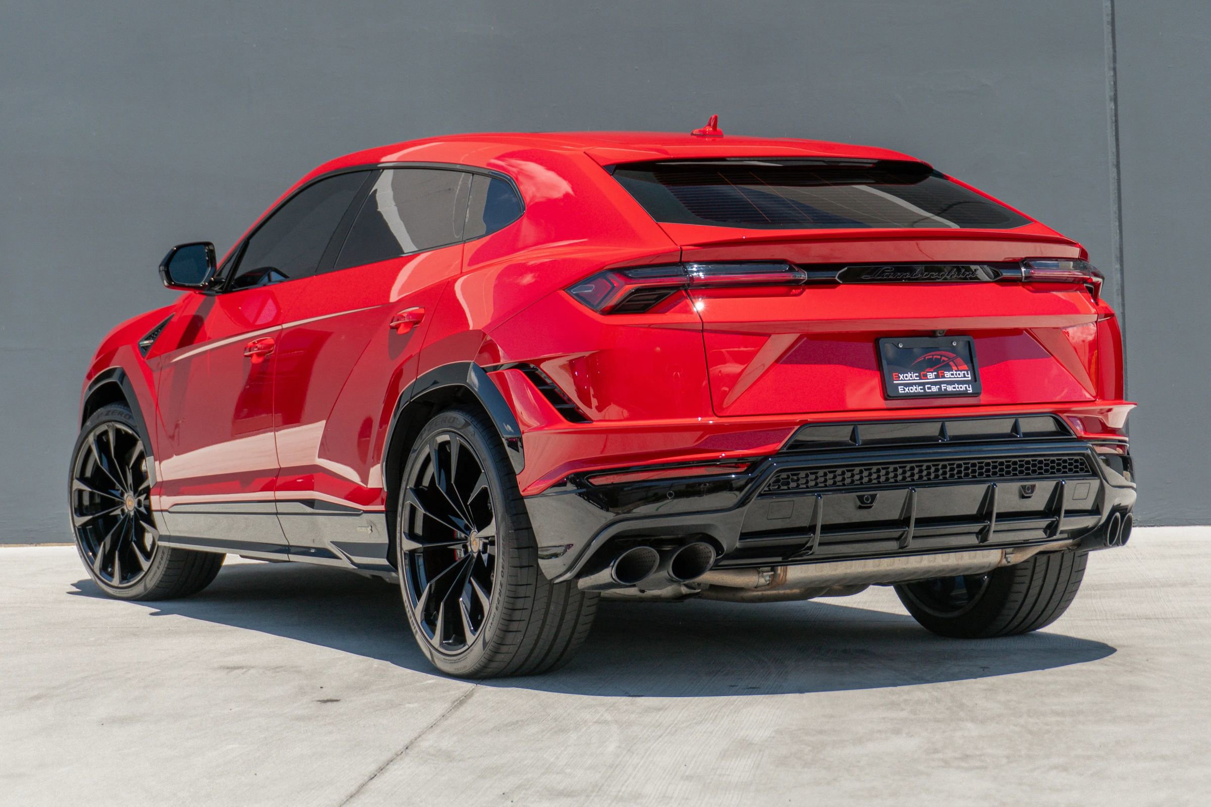 Used 2024 Lamborghini Urus S AWD/4WD image 9