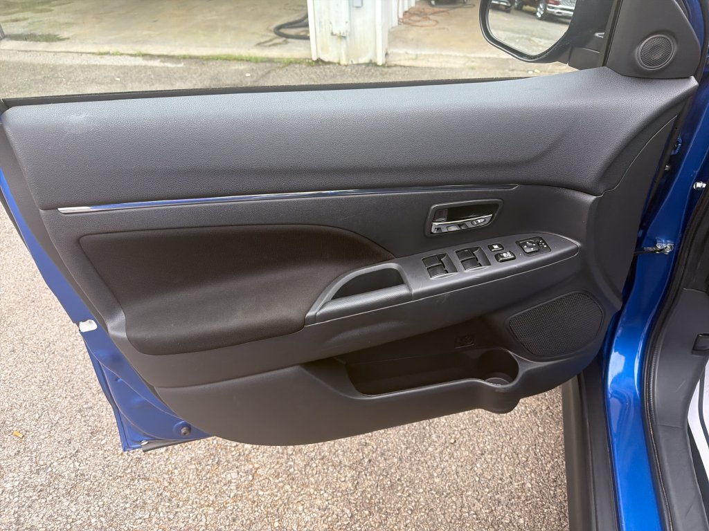 Used 2026 Mitsubishi Outlander Sport LE AWD/4WD image 12