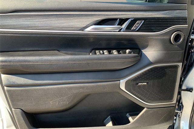 Used 2024 Jeep Wagoneer Series II w/ Flexible Seating Group image 32