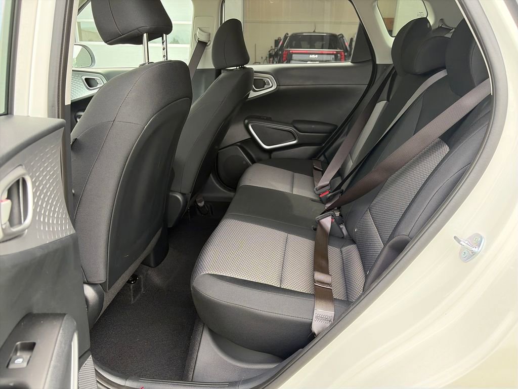 Used 2025 Kia Soul LX FWD image 23