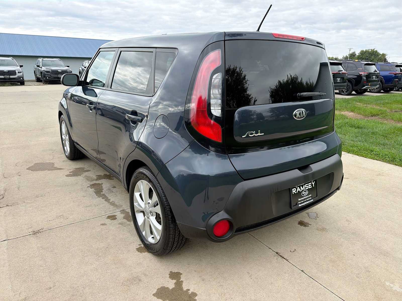 Used 2015 Kia Soul + FWD image 4