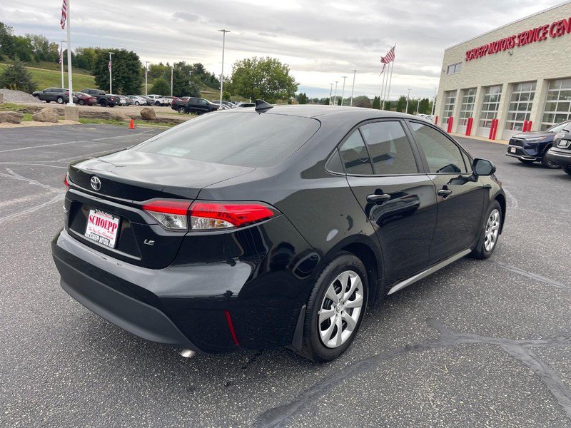 Used 2026 Toyota Corolla LE FWD image 3