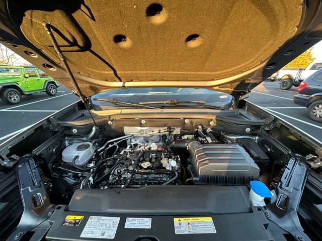 Used 2024 Volkswagen Atlas SEL Premium R-Line image 16