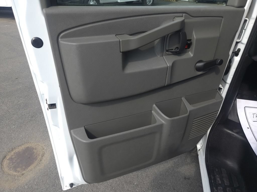 Used 2019 Chevrolet Express 3500 RWD image 14