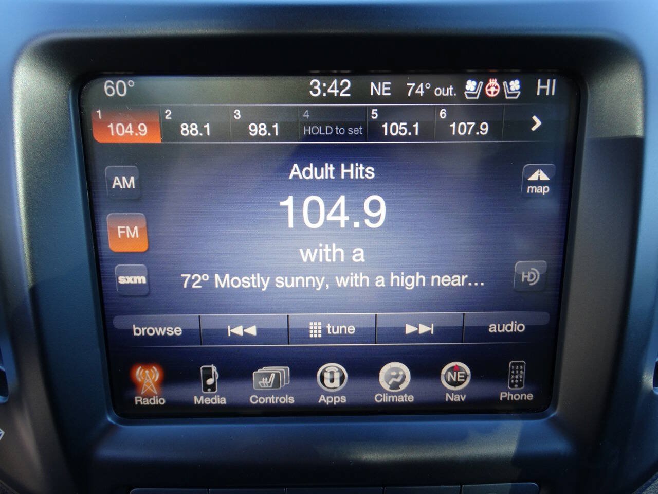 Used 2016 Jeep Cherokee 4WD Limited w/ Luxury Group w/ Luxury Group image 24