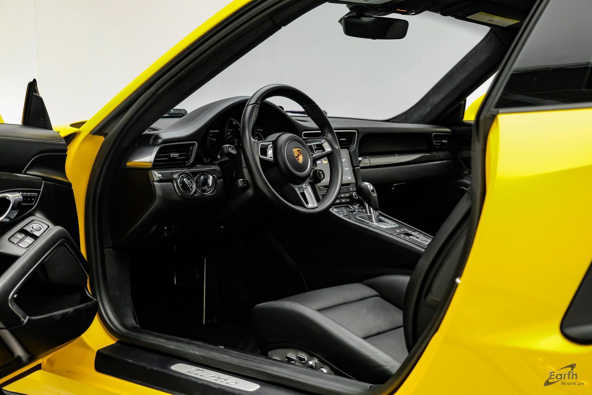 Used 2018 Porsche 911 Turbo S image 38