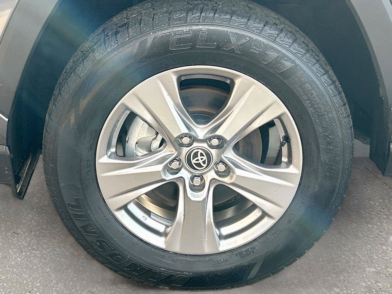 Used 2025 Toyota RAV4 XLE FWD image 42