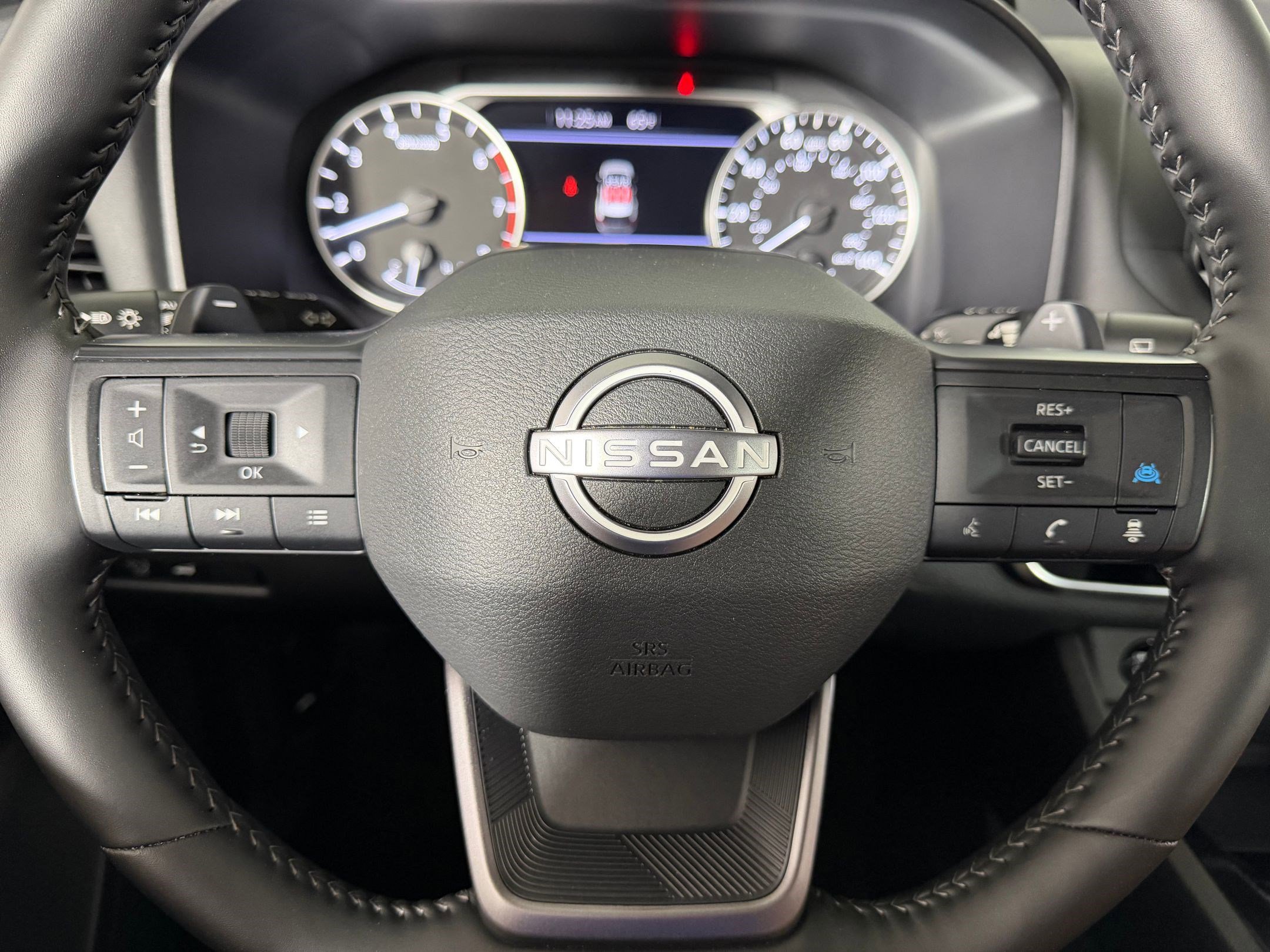 Used 2025 Nissan Rogue SV image 13